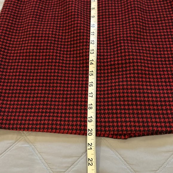 Red & black cashmere houndstooth pencil skirt - Picture 3 of 3